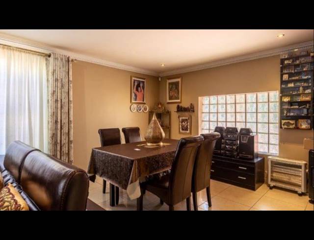 4 BEDROOM HOUSE FOR SALE IN WINCHESTER HILLS